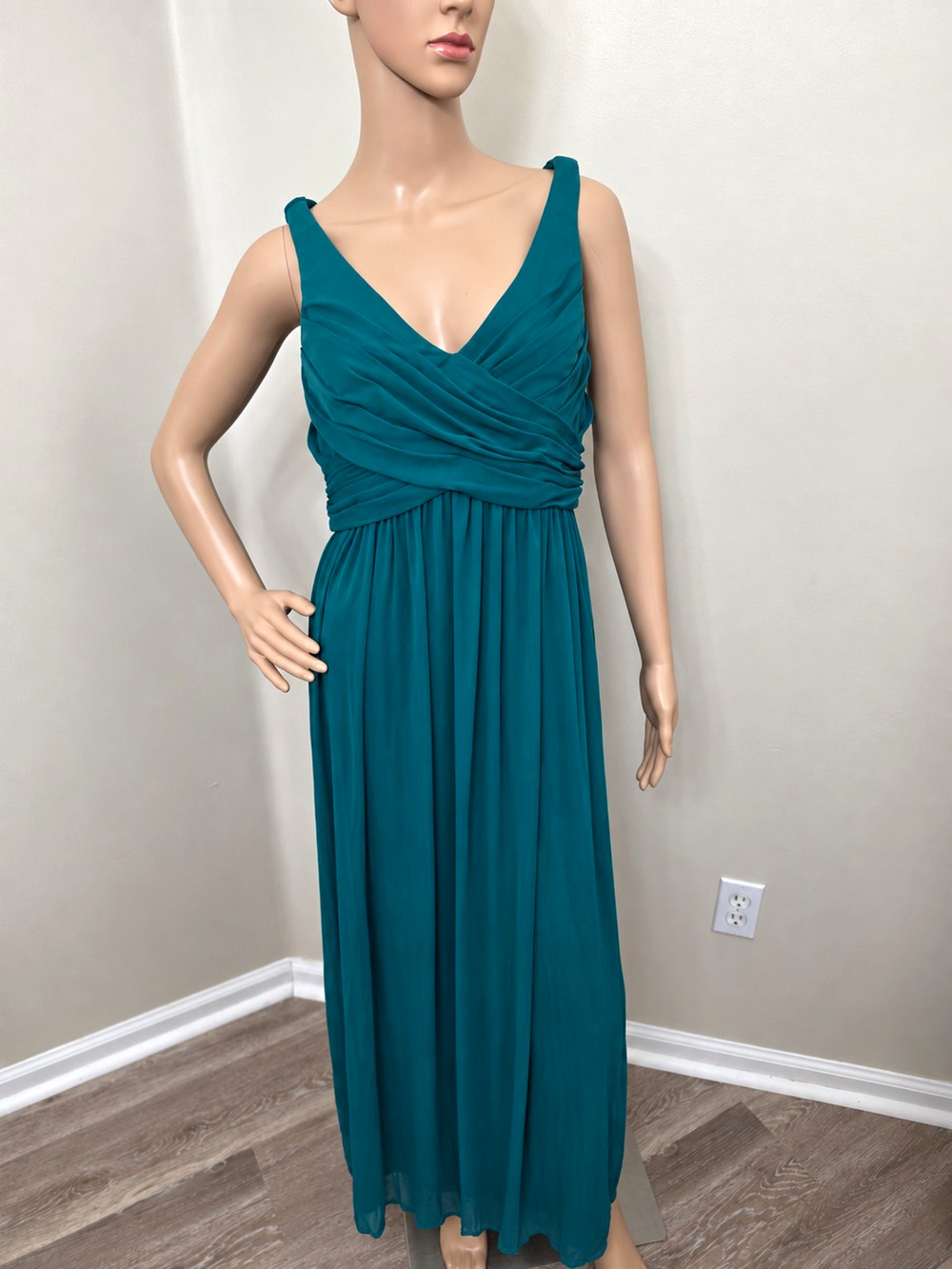 David's Bridal Teal Sleeveless V-Neck Bridesmaid Dress Size 12 Polyester